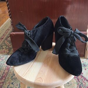 Vintage Nine West Black Velvet Chunky Heel